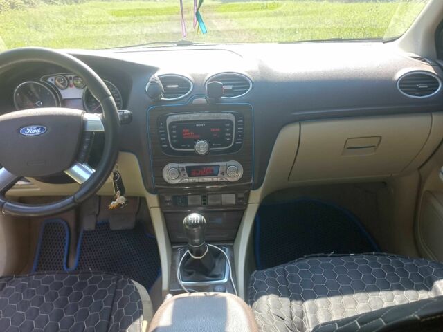 Синій Форд Фокус, об'ємом двигуна 2 л та пробігом 236 тис. км за 4500 $, фото 2 на Automoto.ua