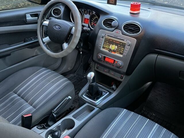 Синий Форд Фокус, объемом двигателя 2 л и пробегом 223 тыс. км за 4250 $, фото 11 на Automoto.ua