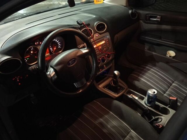 Синий Форд Фокус, объемом двигателя 1.6 л и пробегом 283 тыс. км за 5500 $, фото 6 на Automoto.ua