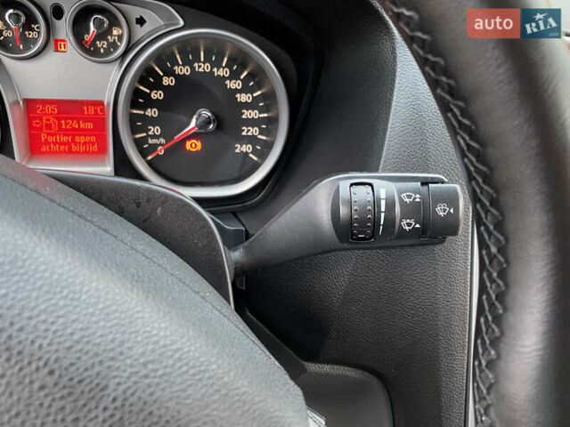 Синий Форд Фокус, объемом двигателя 1.6 л и пробегом 200 тыс. км за 5200 $, фото 45 на Automoto.ua