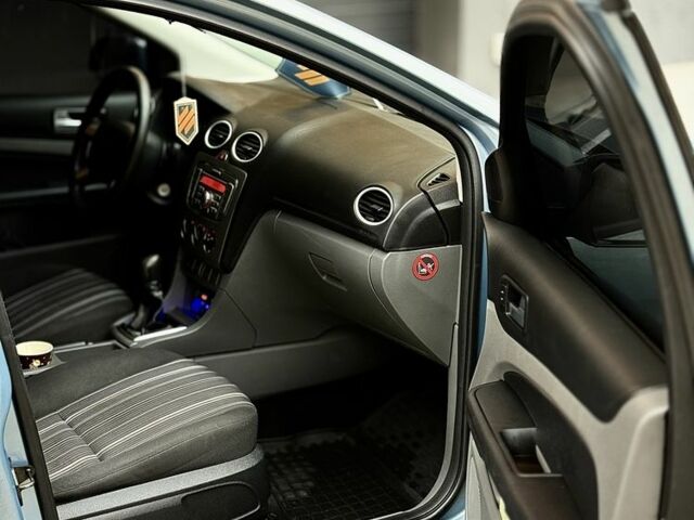 Синий Форд Фокус, объемом двигателя 1.6 л и пробегом 205 тыс. км за 4999 $, фото 11 на Automoto.ua