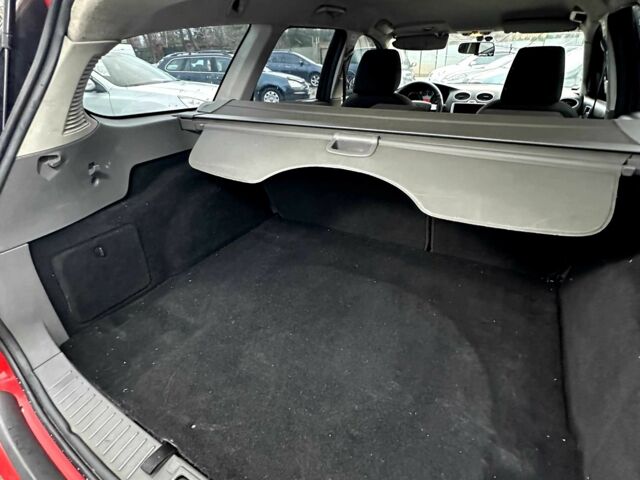 Синий Форд Фокус, объемом двигателя 1.6 л и пробегом 404 тыс. км за 5450 $, фото 12 на Automoto.ua