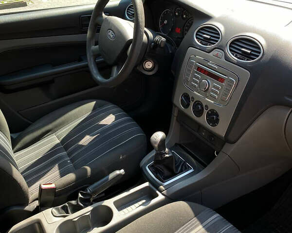 Синий Форд Фокус, объемом двигателя 1.6 л и пробегом 252 тыс. км за 5500 $, фото 15 на Automoto.ua