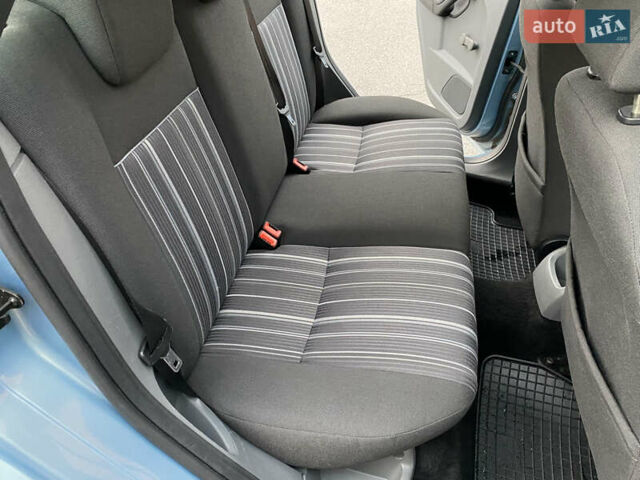 Синий Форд Фокус, объемом двигателя 1.6 л и пробегом 200 тыс. км за 5200 $, фото 36 на Automoto.ua