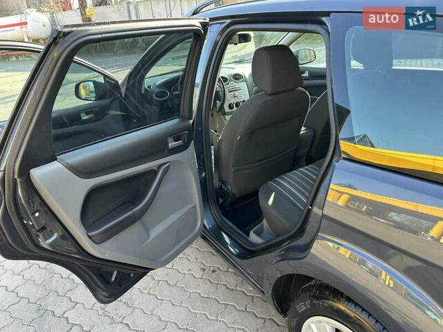 Синий Форд Фокус, объемом двигателя 1.6 л и пробегом 225 тыс. км за 5300 $, фото 16 на Automoto.ua