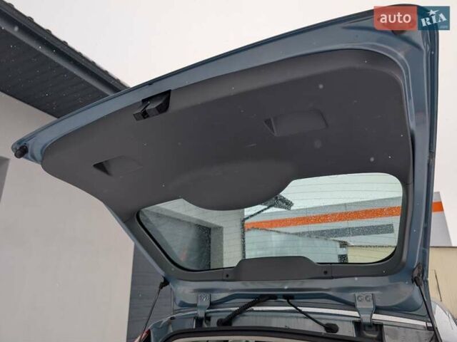 Синій Форд Фокус, об'ємом двигуна 0 л та пробігом 260 тис. км за 5650 $, фото 48 на Automoto.ua