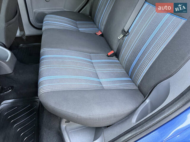 Синій Форд Фокус, об'ємом двигуна 1.6 л та пробігом 200 тис. км за 4499 $, фото 35 на Automoto.ua