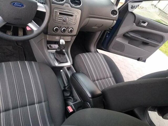 Синий Форд Фокус, объемом двигателя 1.6 л и пробегом 265 тыс. км за 5555 $, фото 3 на Automoto.ua