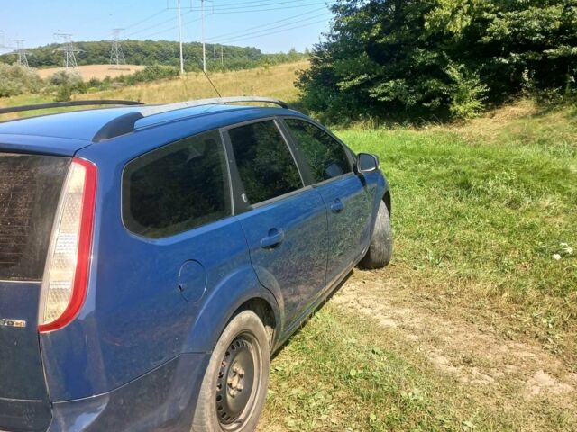 Синій Форд Фокус, об'ємом двигуна 2 л та пробігом 236 тис. км за 4500 $, фото 4 на Automoto.ua