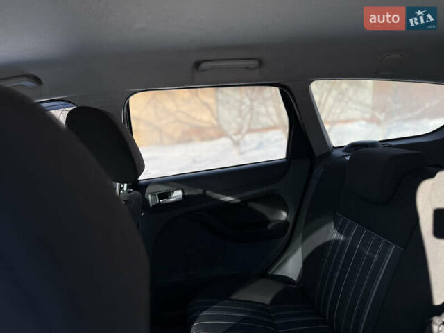 Синий Форд Фокус, объемом двигателя 1.56 л и пробегом 265 тыс. км за 5600 $, фото 9 на Automoto.ua