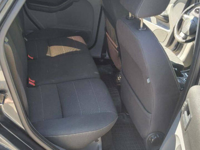 Синій Форд Фокус, об'ємом двигуна 1.6 л та пробігом 318 тис. км за 5150 $, фото 12 на Automoto.ua