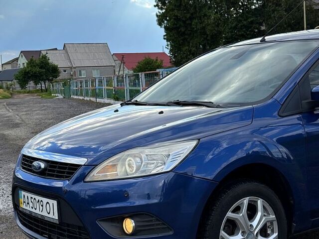 Синій Форд Фокус, об'ємом двигуна 1.6 л та пробігом 270 тис. км за 5300 $, фото 8 на Automoto.ua