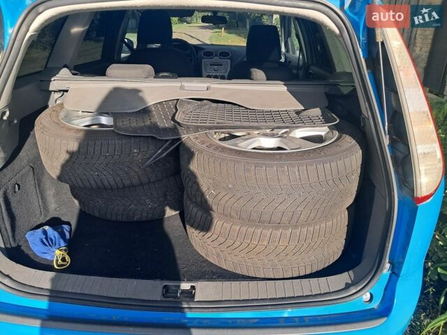 Синій Форд Фокус, об'ємом двигуна 1.57 л та пробігом 243 тис. км за 5000 $, фото 4 на Automoto.ua
