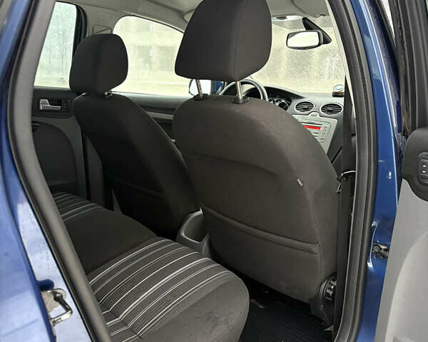 Синий Форд Фокус, объемом двигателя 1.6 л и пробегом 277 тыс. км за 4950 $, фото 26 на Automoto.ua