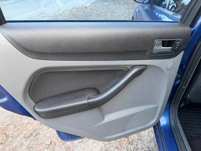 Синій Форд Фокус, об'ємом двигуна 1.6 л та пробігом 167 тис. км за 5490 $, фото 15 на Automoto.ua