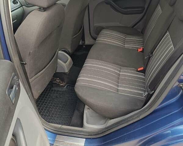 Синій Форд Фокус, об'ємом двигуна 2 л та пробігом 256 тис. км за 5800 $, фото 7 на Automoto.ua