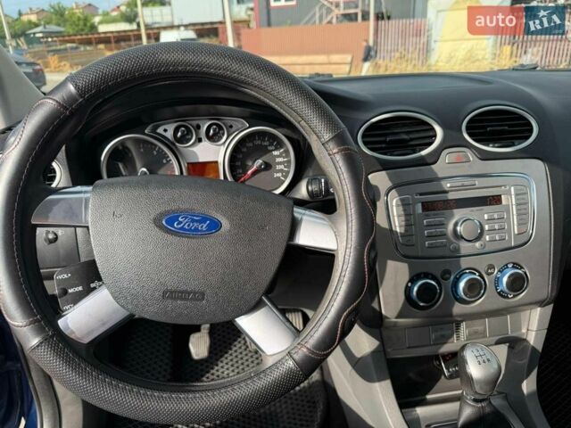 Синій Форд Фокус, об'ємом двигуна 1.8 л та пробігом 212 тис. км за 5500 $, фото 4 на Automoto.ua