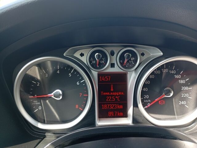 Синій Форд Фокус, об'ємом двигуна 1.6 л та пробігом 187 тис. км за 5500 $, фото 17 на Automoto.ua