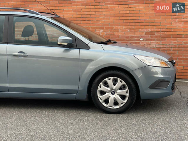 Синий Форд Фокус, объемом двигателя 1.6 л и пробегом 208 тыс. км за 5200 $, фото 18 на Automoto.ua