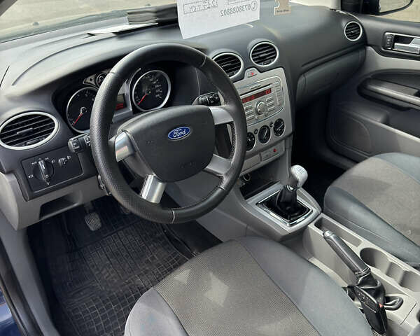 Синий Форд Фокус, объемом двигателя 1.6 л и пробегом 217 тыс. км за 5500 $, фото 11 на Automoto.ua