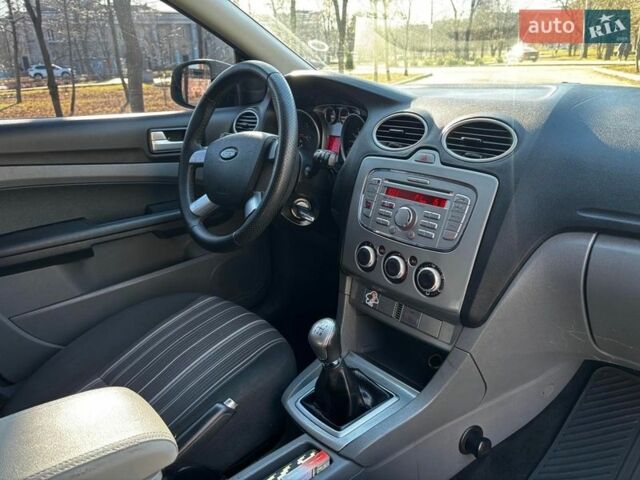 Синий Форд Фокус, объемом двигателя 1.8 л и пробегом 233 тыс. км за 4990 $, фото 17 на Automoto.ua