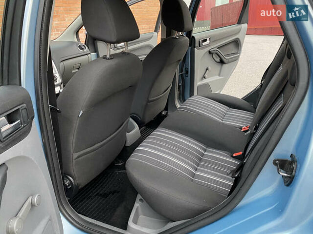 Синий Форд Фокус, объемом двигателя 1.6 л и пробегом 200 тыс. км за 5200 $, фото 30 на Automoto.ua