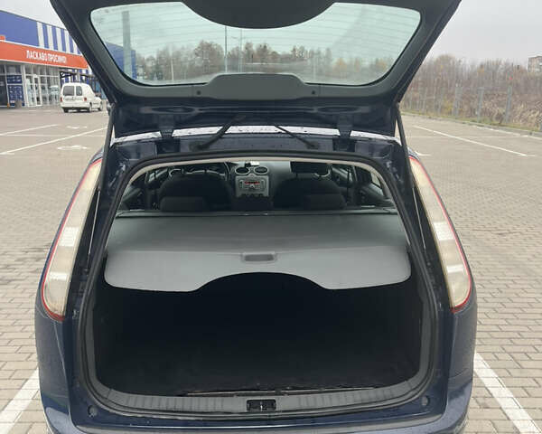 Синій Форд Фокус, об'ємом двигуна 1.6 л та пробігом 301 тис. км за 3850 $, фото 5 на Automoto.ua