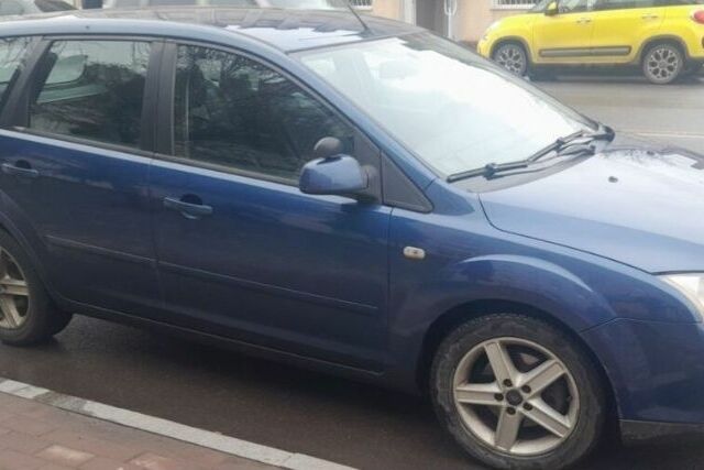 Синий Форд Фокус, объемом двигателя 1.6 л и пробегом 250 тыс. км за 3999 $, фото 2 на Automoto.ua