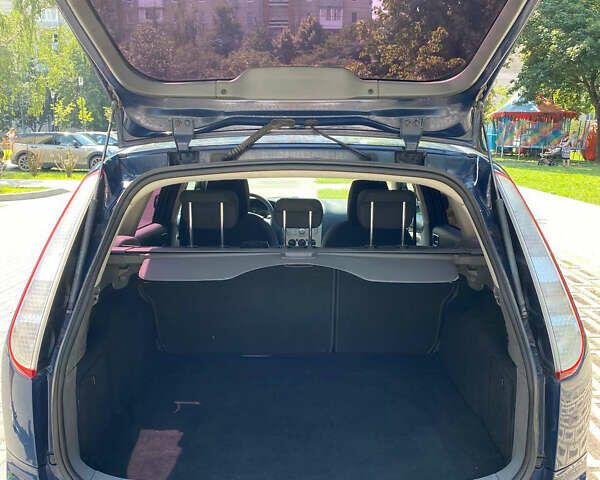 Синий Форд Фокус, объемом двигателя 1.6 л и пробегом 252 тыс. км за 5500 $, фото 14 на Automoto.ua