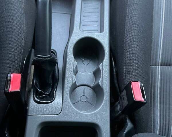 Синій Форд Фокус, об'ємом двигуна 1.6 л та пробігом 230 тис. км за 4399 $, фото 36 на Automoto.ua