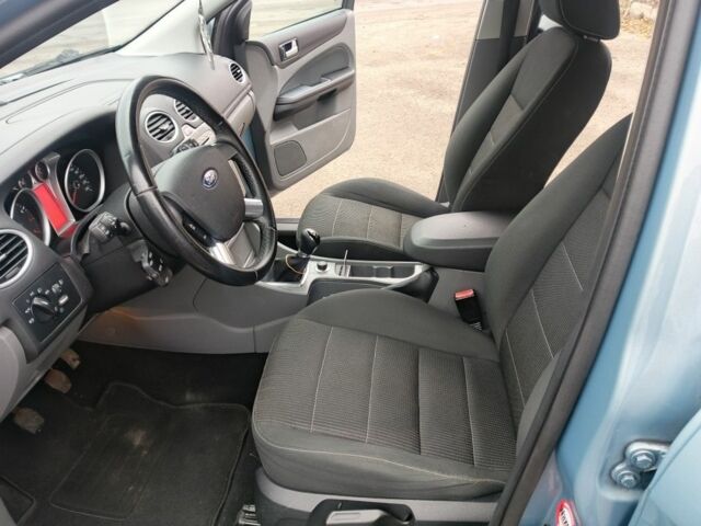 Синій Форд Фокус, об'ємом двигуна 1.6 л та пробігом 229 тис. км за 5900 $, фото 6 на Automoto.ua