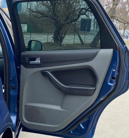 Синий Форд Фокус, объемом двигателя 1.6 л и пробегом 164 тыс. км за 5700 $, фото 39 на Automoto.ua