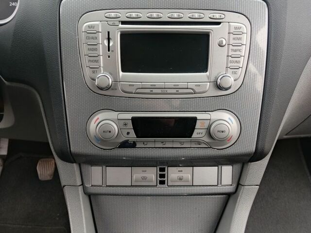 Синій Форд Фокус, об'ємом двигуна 1.6 л та пробігом 229 тис. км за 5900 $, фото 7 на Automoto.ua