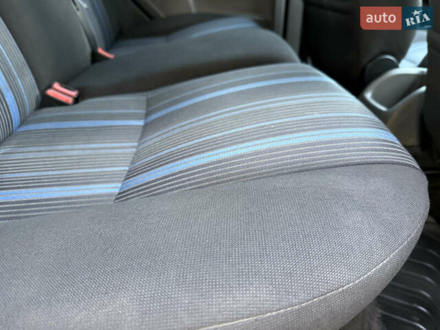 Синій Форд Фокус, об'ємом двигуна 1.6 л та пробігом 200 тис. км за 4499 $, фото 58 на Automoto.ua