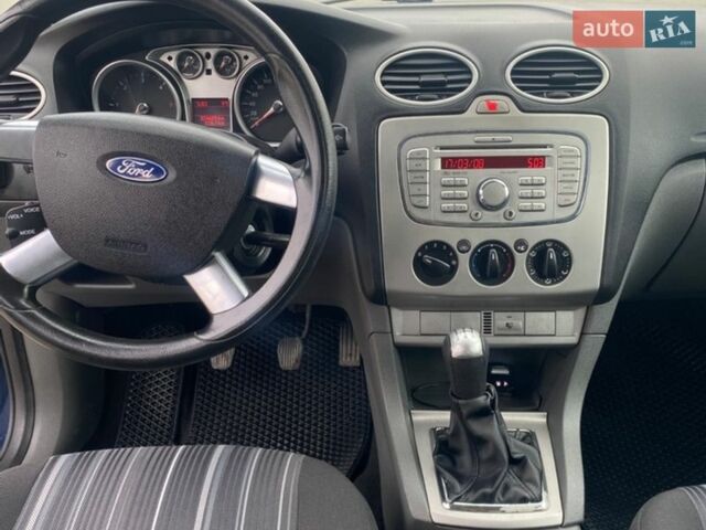 Синій Форд Фокус, об'ємом двигуна 1.56 л та пробігом 324 тис. км за 4500 $, фото 9 на Automoto.ua
