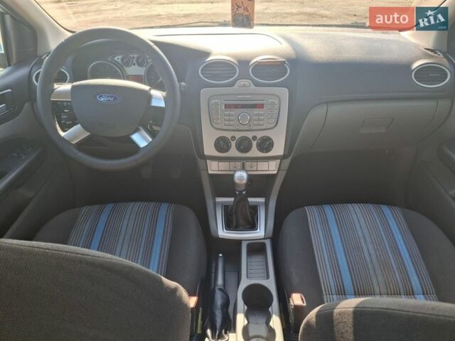 Синій Форд Фокус, об'ємом двигуна 1.6 л та пробігом 250 тис. км за 5500 $, фото 42 на Automoto.ua