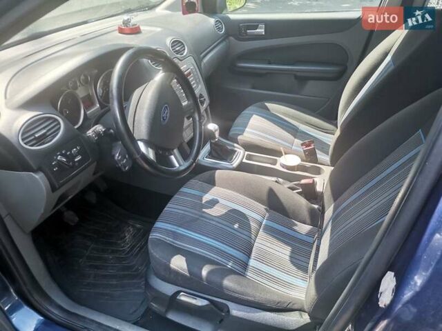 Синій Форд Фокус, об'ємом двигуна 1.6 л та пробігом 203 тис. км за 5300 $, фото 5 на Automoto.ua