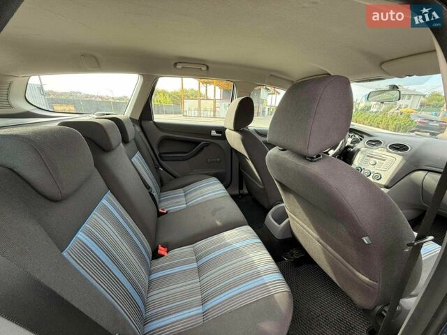 Синій Форд Фокус, об'ємом двигуна 1.8 л та пробігом 212 тис. км за 5500 $, фото 23 на Automoto.ua