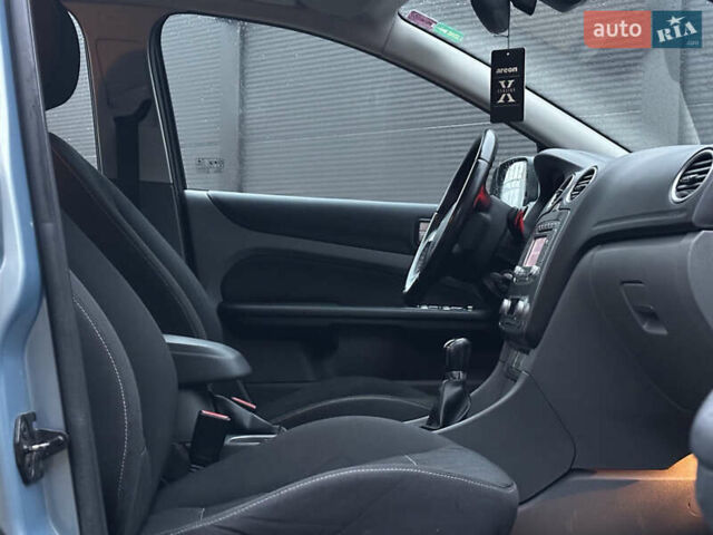 Синий Форд Фокус, объемом двигателя 1.6 л и пробегом 243 тыс. км за 5950 $, фото 25 на Automoto.ua