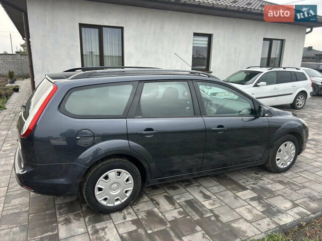 Синий Форд Фокус, объемом двигателя 1.6 л и пробегом 225 тыс. км за 5100 $, фото 6 на Automoto.ua