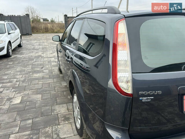 Синий Форд Фокус, объемом двигателя 1.6 л и пробегом 225 тыс. км за 5100 $, фото 10 на Automoto.ua
