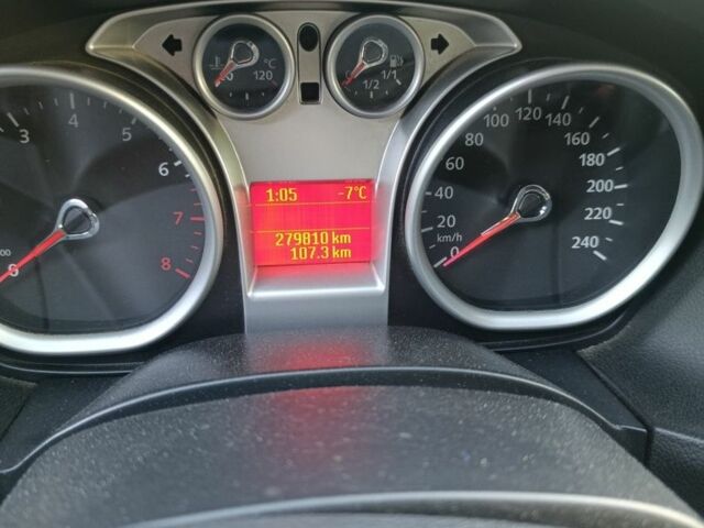 Синий Форд Фокус, объемом двигателя 1.6 л и пробегом 280 тыс. км за 4800 $, фото 7 на Automoto.ua