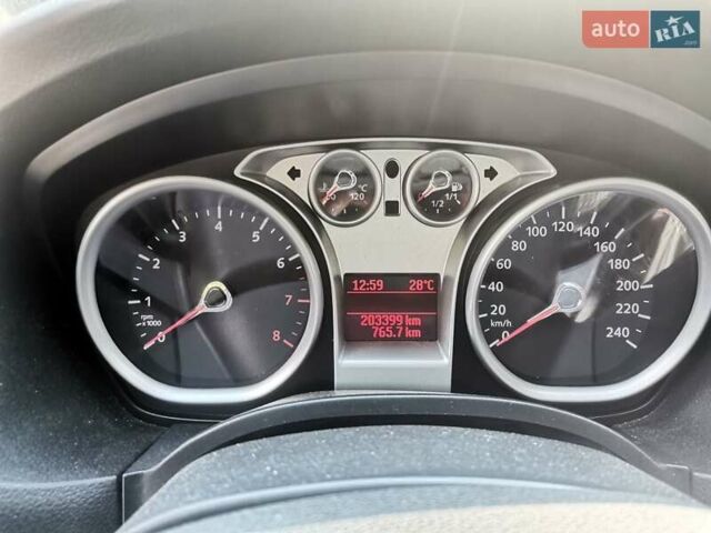 Синій Форд Фокус, об'ємом двигуна 1.6 л та пробігом 203 тис. км за 5300 $, фото 6 на Automoto.ua