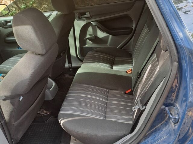 Форд Фокус 2008 в Ужгороде на Automoto.ua Синий Форд Фокус, объемом двигателя 1.6 л и пробегом 282 тыс. км за 4200 $, фото 5 на Automoto.ua