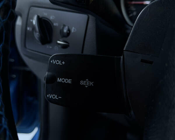 Синий Форд Фокус, объемом двигателя 1.8 л и пробегом 282 тыс. км за 4100 $, фото 14 на Automoto.ua