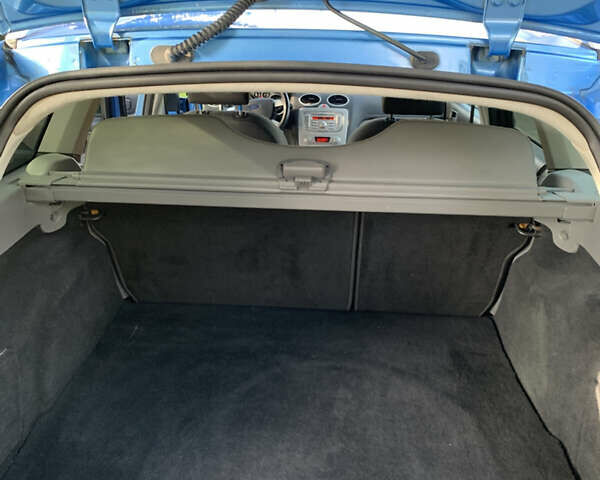 Синій Форд Фокус, об'ємом двигуна 1.6 л та пробігом 185 тис. км за 6300 $, фото 17 на Automoto.ua