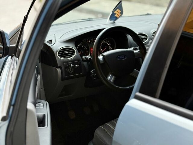 Синий Форд Фокус, объемом двигателя 1.6 л и пробегом 205 тыс. км за 4999 $, фото 10 на Automoto.ua