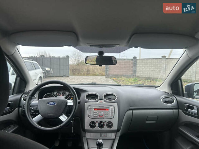 Синий Форд Фокус, объемом двигателя 1.6 л и пробегом 225 тыс. км за 5100 $, фото 25 на Automoto.ua