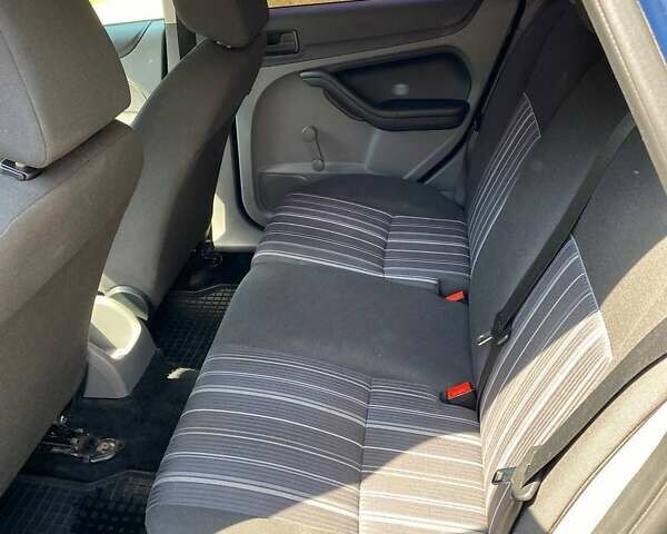 Синий Форд Фокус, объемом двигателя 1.6 л и пробегом 252 тыс. км за 5500 $, фото 9 на Automoto.ua