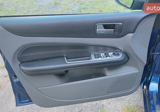 Синий Форд Фокус, объемом двигателя 1.6 л и пробегом 218 тыс. км за 6450 $, фото 27 на Automoto.ua